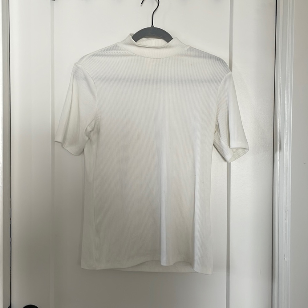 H&M White Top Ribbed Sweater Material